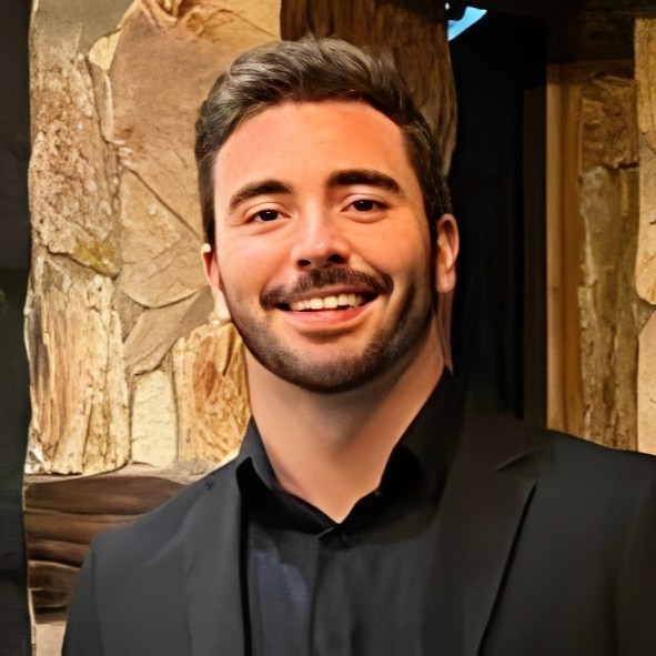Dr. Fernandes Thiago
